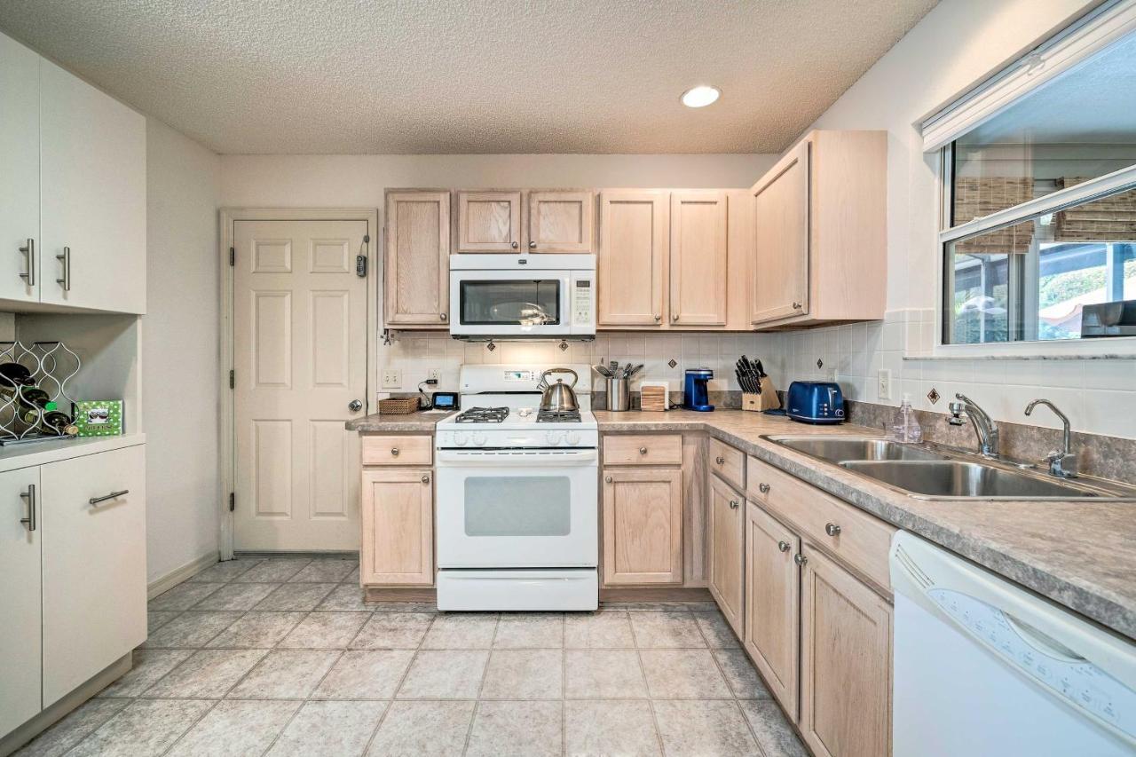Home In The Villages With Lanai And Private Hot Tub! Екстер'єр фото